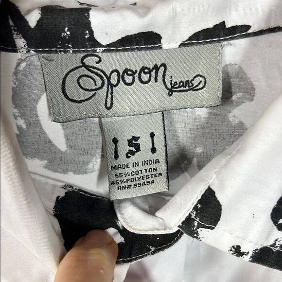 White and Black Graphic Print Blouse - Picture 7 of 7